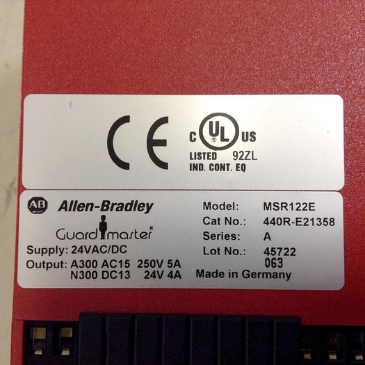 Used ALLEN BRADLEY Safety Relay 440R-E21358 SER A #71524