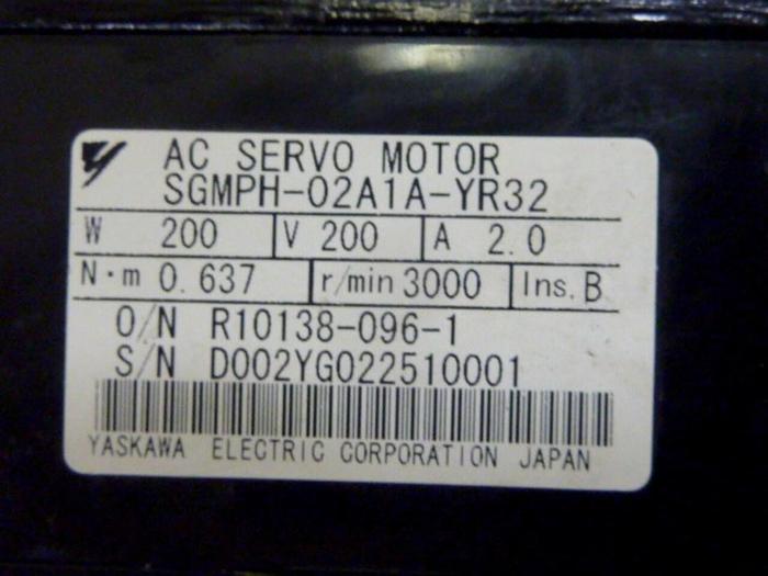 Used YASKAWA AC Servo Motor SGMPH-02A1A-YR32 Used