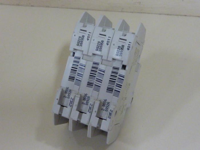 Used MERLIN GERIN 8 Amp Circuit Breaker C60N-8 #54404