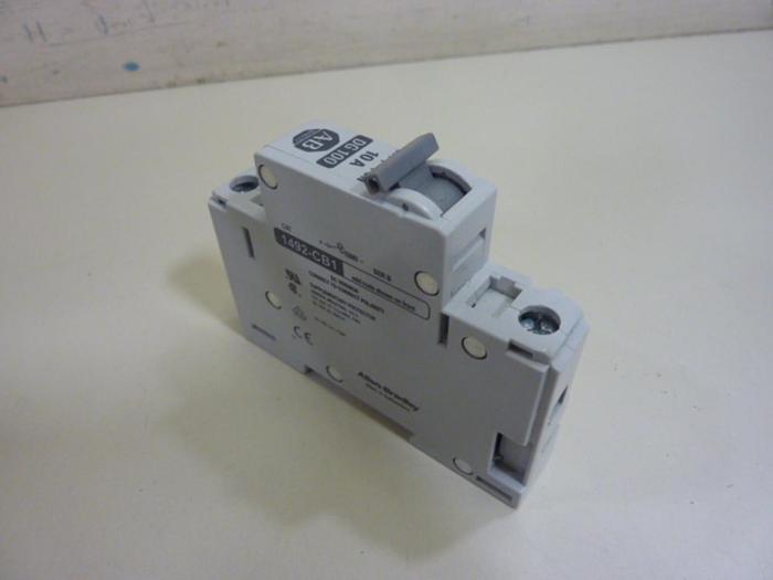 Used ALLEN BRADLEY 10 Amp Circuit Breaker 1492-CB1/DG100 SER B #63798