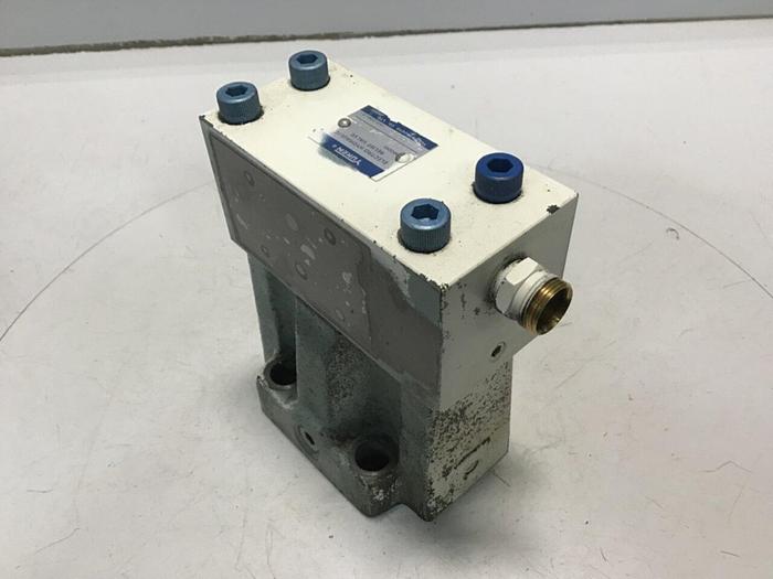 Used YUKEN Valve 8B1136-D24-1002 #138031