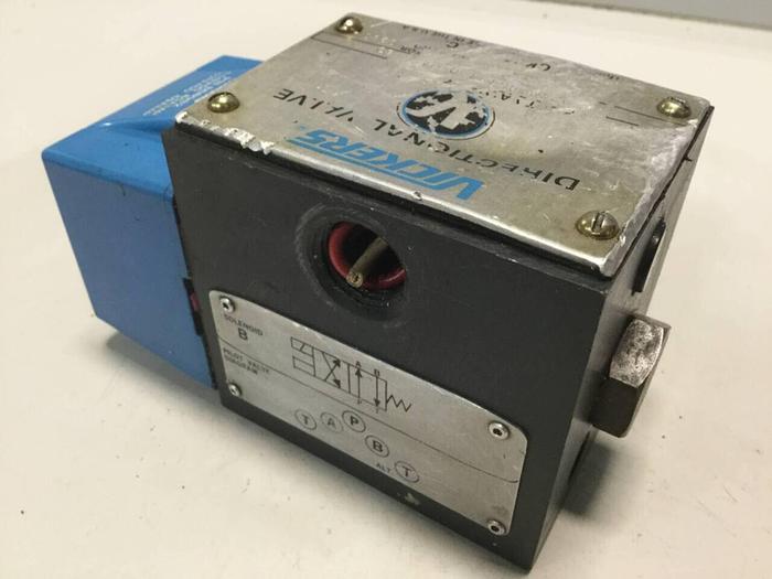 Used VICKERS Directional Valve 879249DG4S4012AB60 #99472