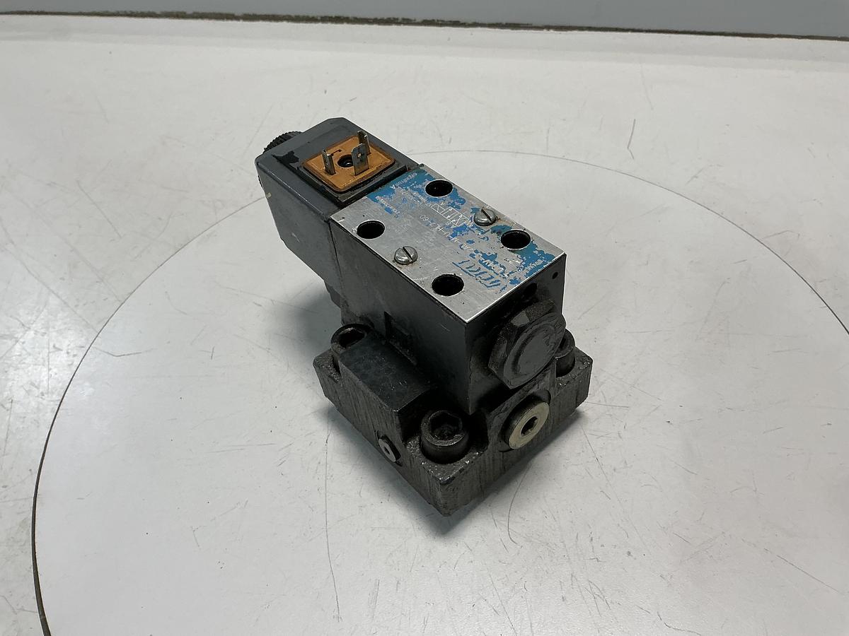 Used VICKERS DG4V-3-2AL-M-U-HL7-60