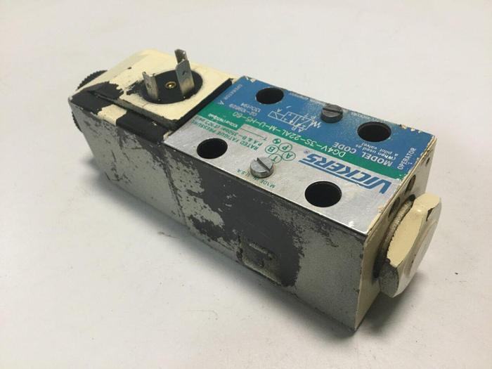 Used VICKERS Directional Valve DG4V-3S-22AL-M-U-H5-60 #106402