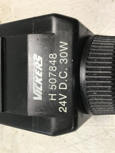 Used VICKERS Valve DG4V-3S-33C-M-U-H5-60 #142967