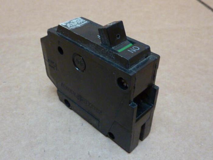 Used GENERAL ELECTRIC / GE 15 Amp Circuit Breaker THQL115 #31342