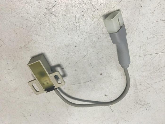 Used FUJI ELECTRIC Proximity Switch PE-B4D3 #128401