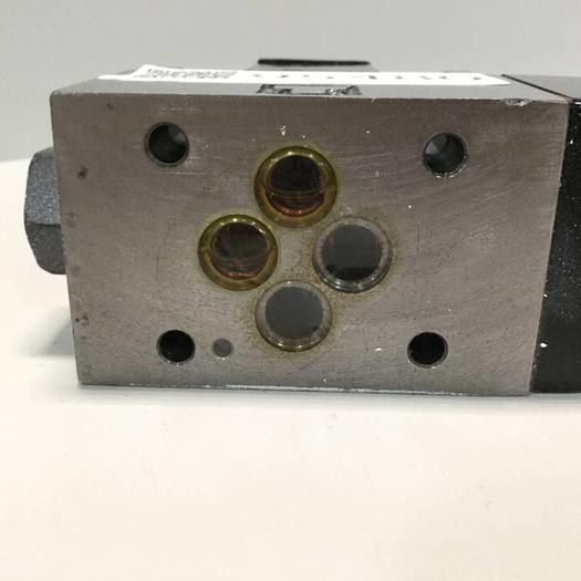 Used VICKERS Directional Control Valve DG4V32AMP7H750 #95480