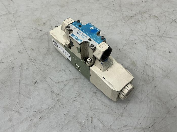 Used VICKERS DG4V-3-6C-M-P7-H-7-50-JA100