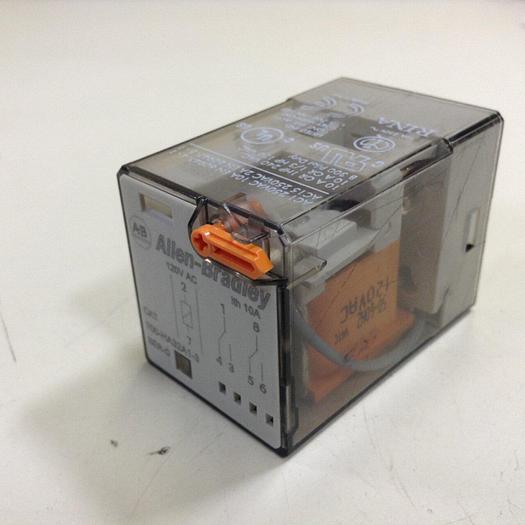 Used ALLEN BRADLEY Relay 700-HA32A1-3 SER D #76427