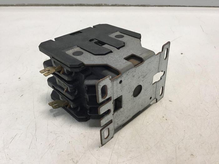Used CUTLER HAMMER Contactor C25FNF360 #133913
