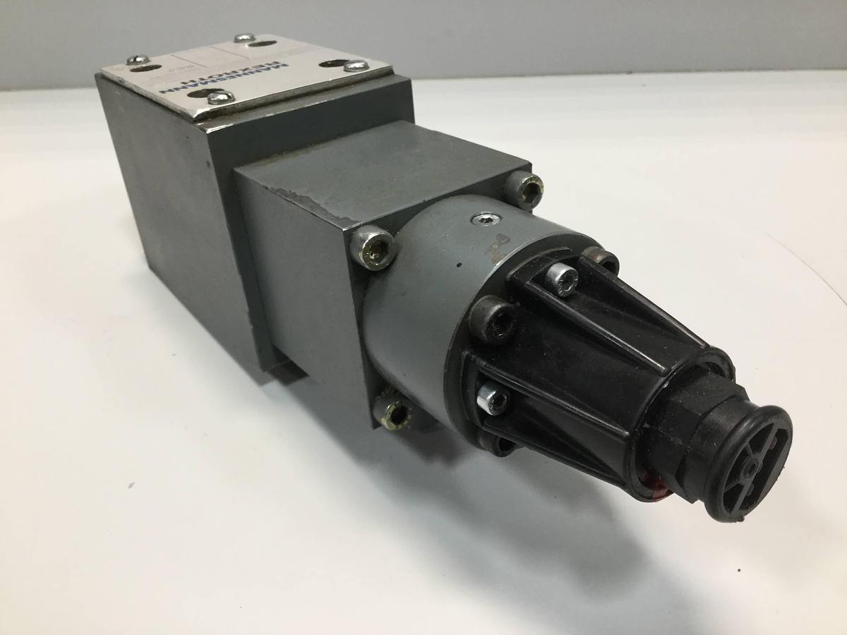 Used MANNESMANN REXROTH Proportional Flow Control Valve 4WRE10EA641224Z4M468 Used
