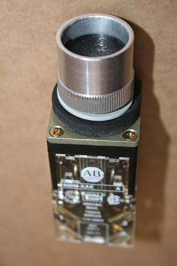 Used ALLEN BRADLEY Push Button 800MR-D2 BLACK Used