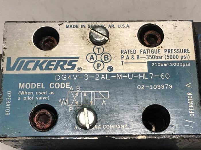 Used VICKERS Valves DG4V-3-2AL-M-U-HL7-60 #119563