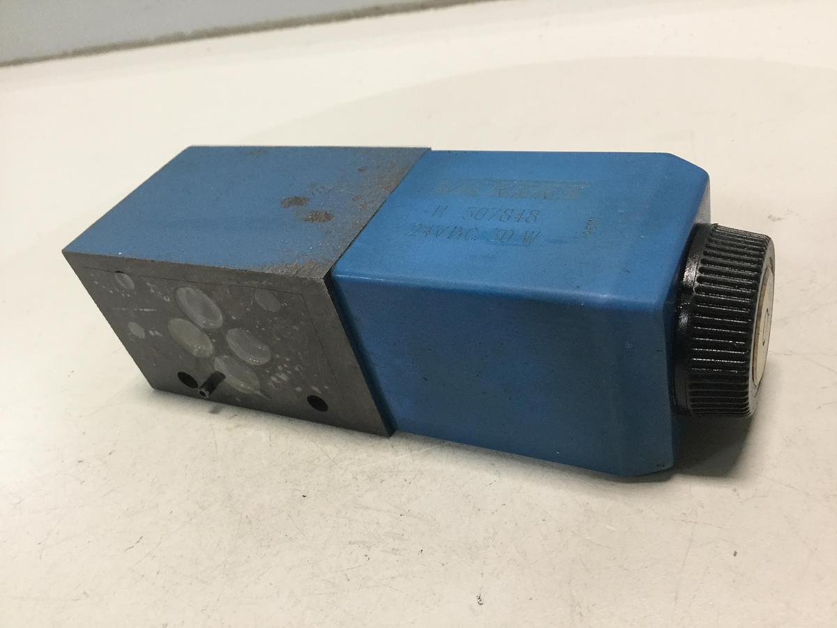 Used VICKERS Valve DG4V-3-2A-M-U-H7-60 Used