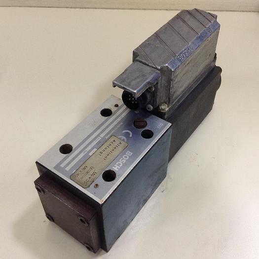 Used BOSCH Servo Valve 0 811 404 750 Used #85084