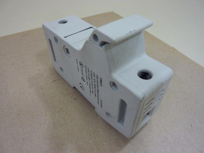 Used FERRAZ SHAWMUT 30 Amp Fuse Holder US3J3 #47152