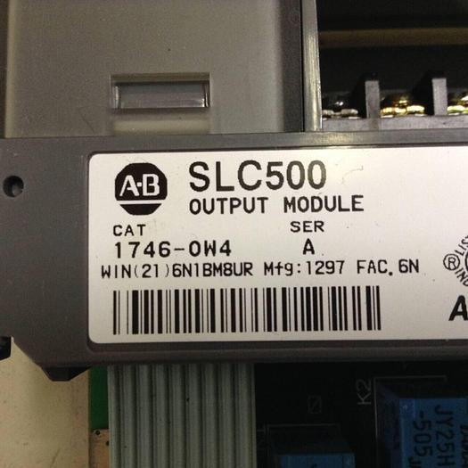Used ALLEN BRADLEY Output Module 1746-OW4 SER A #97180