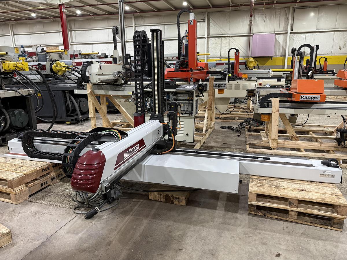 Used Wittmann R8.3/CNC8