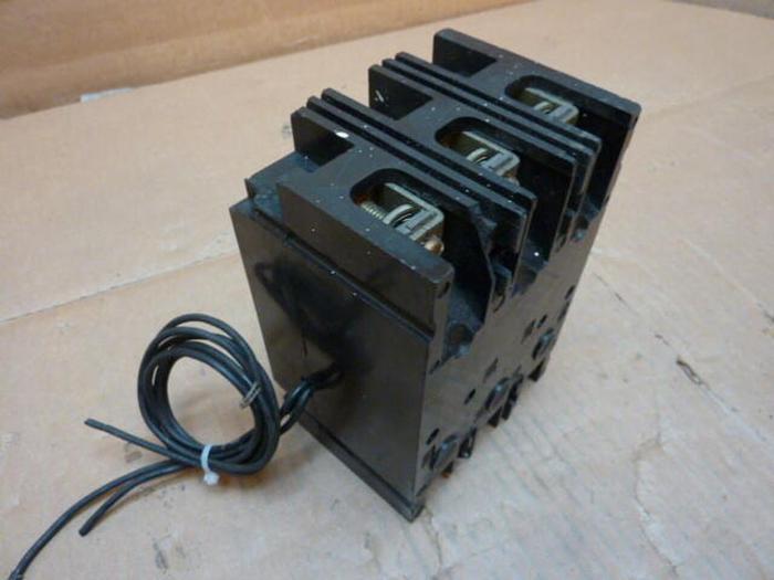 Used WESTINGHOUSE 15 Amp Circuit Breaker FB3015L #28440