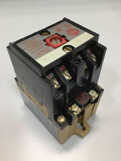 Used ALLEN BRADLEY Master Control AC Relay 700-PK400A1 SER B #93025