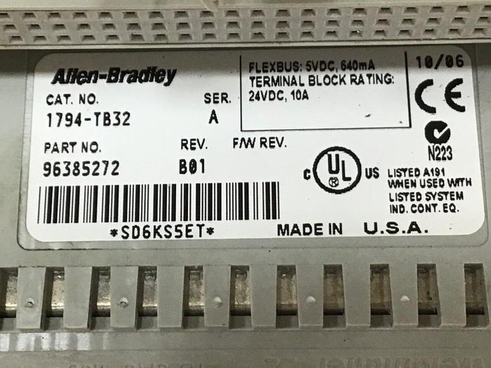Used ALLEN BRADLEY Flex Terminal Bus 1794-TB32 SER A #140190