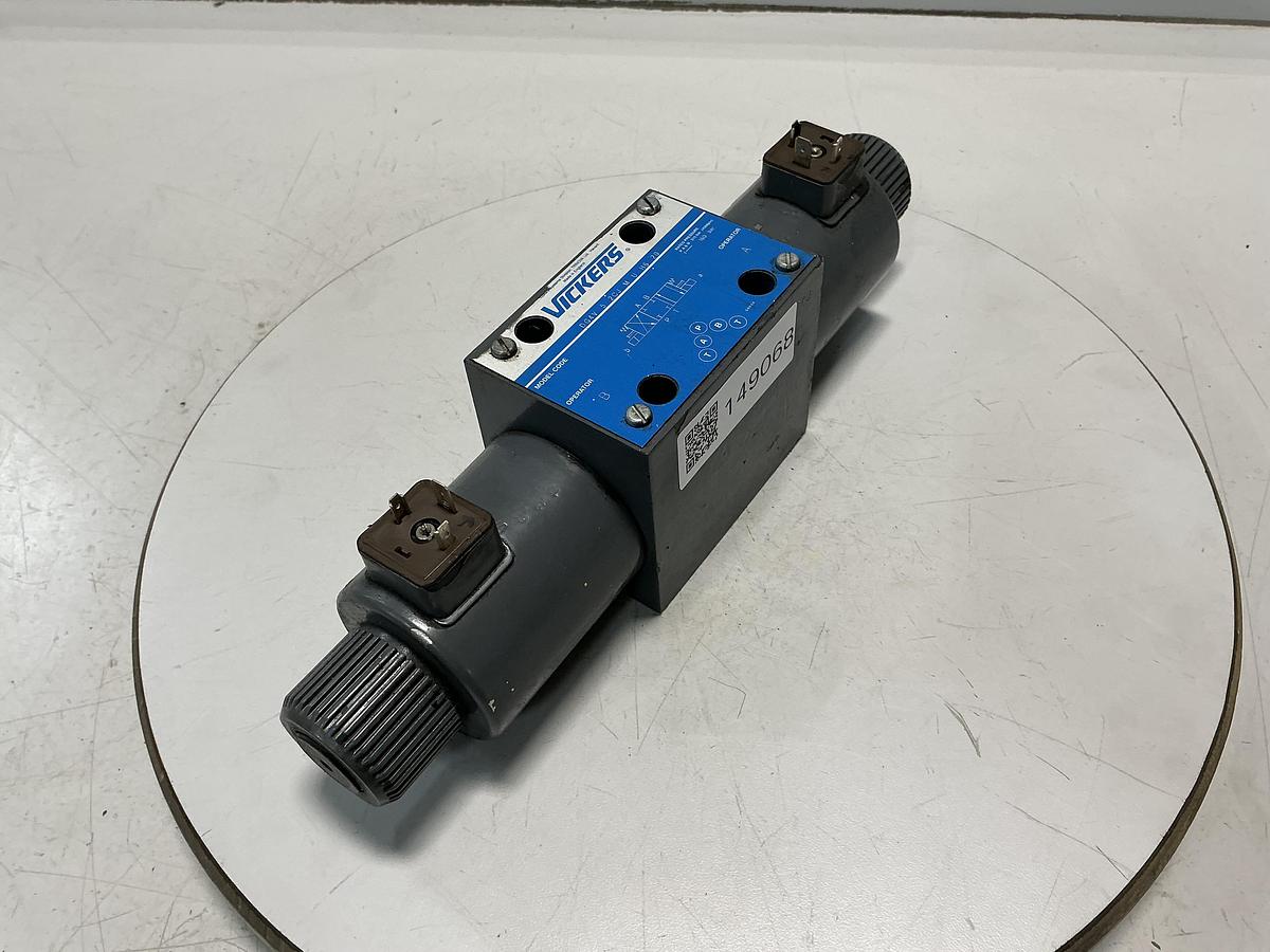 Used VICKERS DG4V 5 2CJ M U H6 20
