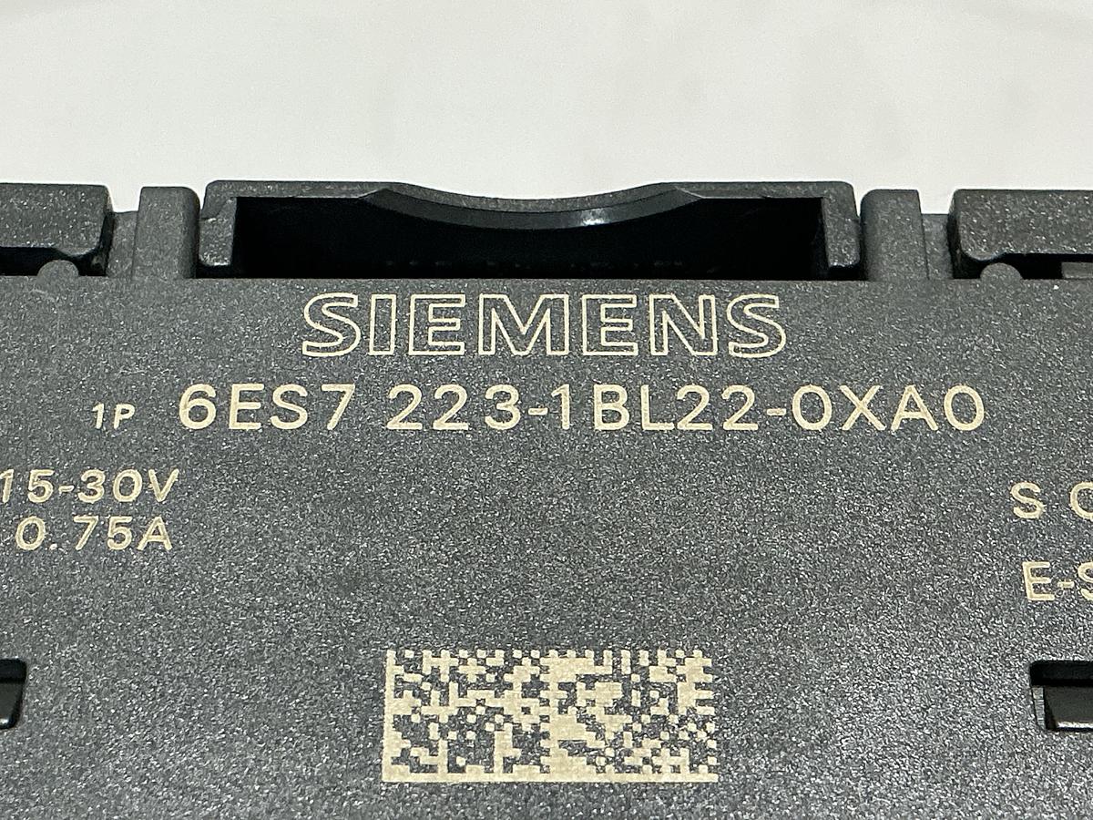 Used SIEMENS 6ES7 223-1BL22-0XA0