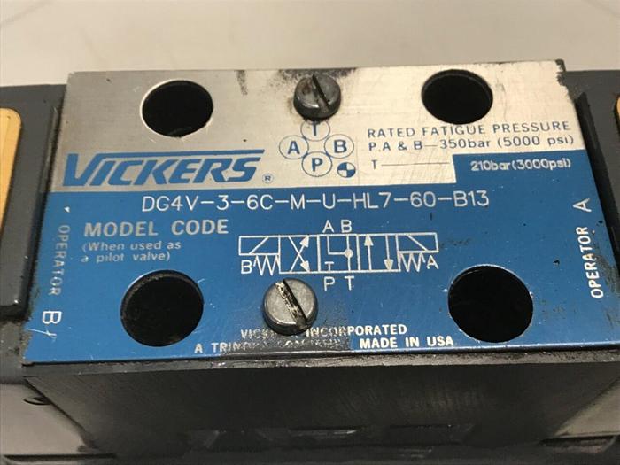 Used VICKERS Solenoid Directional Valve DG4V-3-6C-M-U-HL7-60-B13 Used
