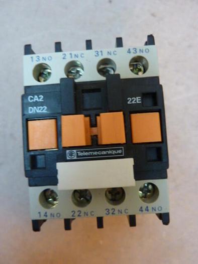 Used TELEMECANIQUE Relay CA2DN2222E #35292