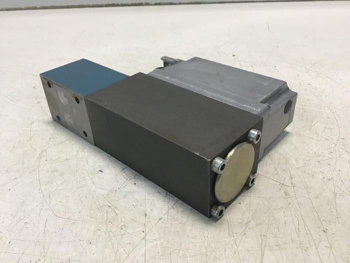 Used BOSCH Hydraulic Valve 0 811 402 073 Used