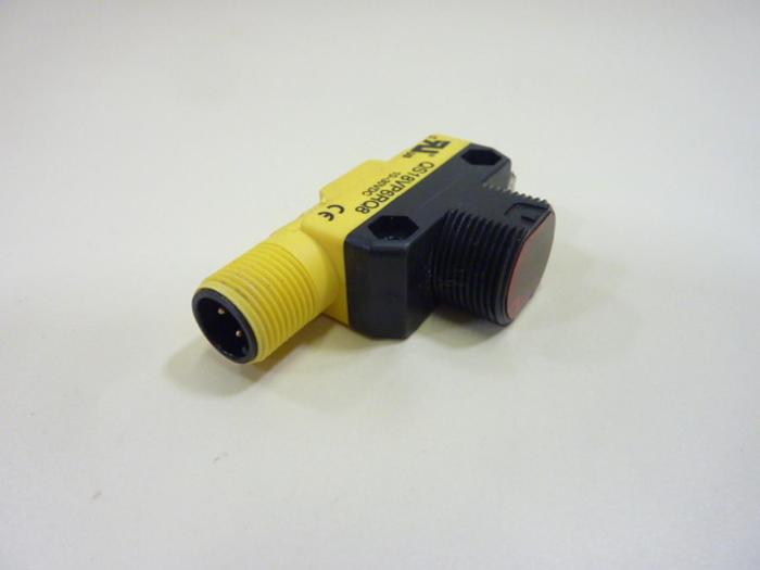 Used BANNER ENGINEERING World Beam Sensor QS18VP6RQ8 #43971