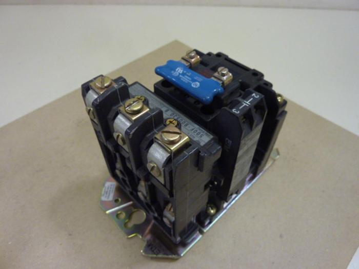 Used ALLEN BRADLEY AC Contactor 500F-BOD930 SER B #55277