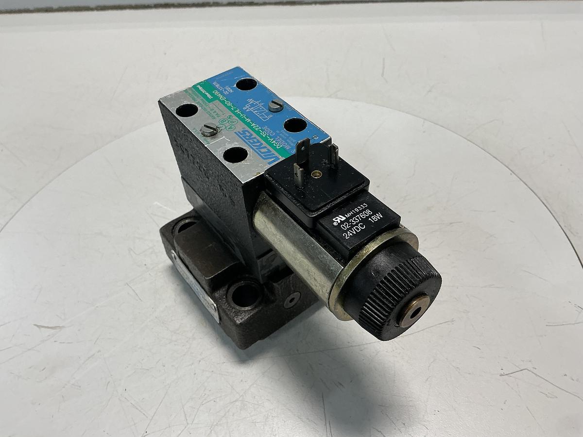 Used VICKERS DG4V-3S-22A-M-U-HL7-60-EN490