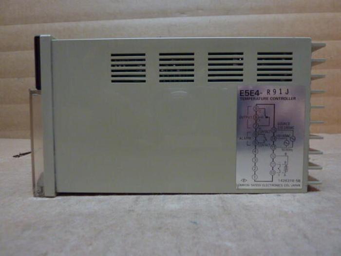 Used OMRON Temperature Control E5E4-R91J #27493