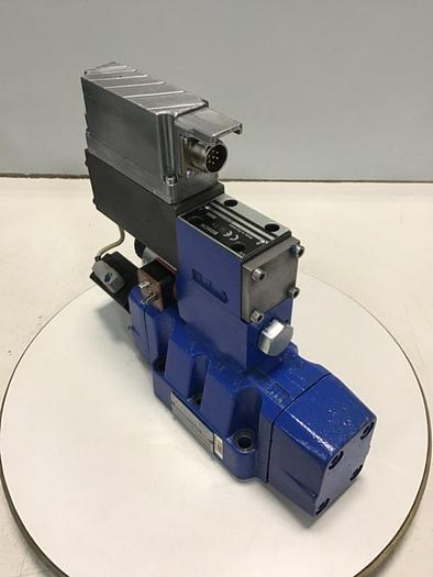 Used BOSCH 4-Way Solenoid Directional Servo Valve 0 811 404 601 USED
