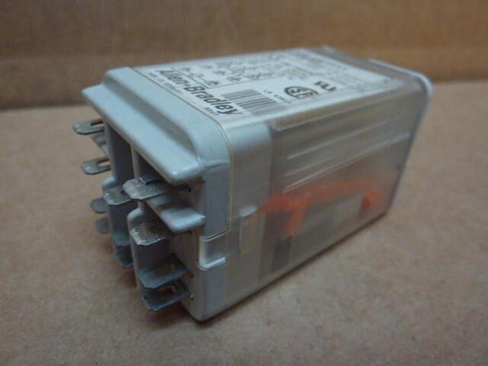 Used ALLEN BRADLEY Relay 700-HB33A1 SER A #27587