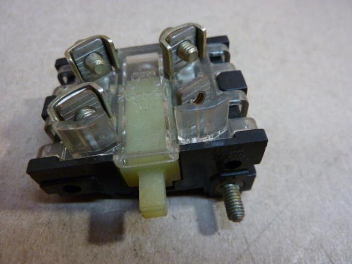 Used GENERAL ELECTRIC / GE Push Button Contact Block CR104P #29972