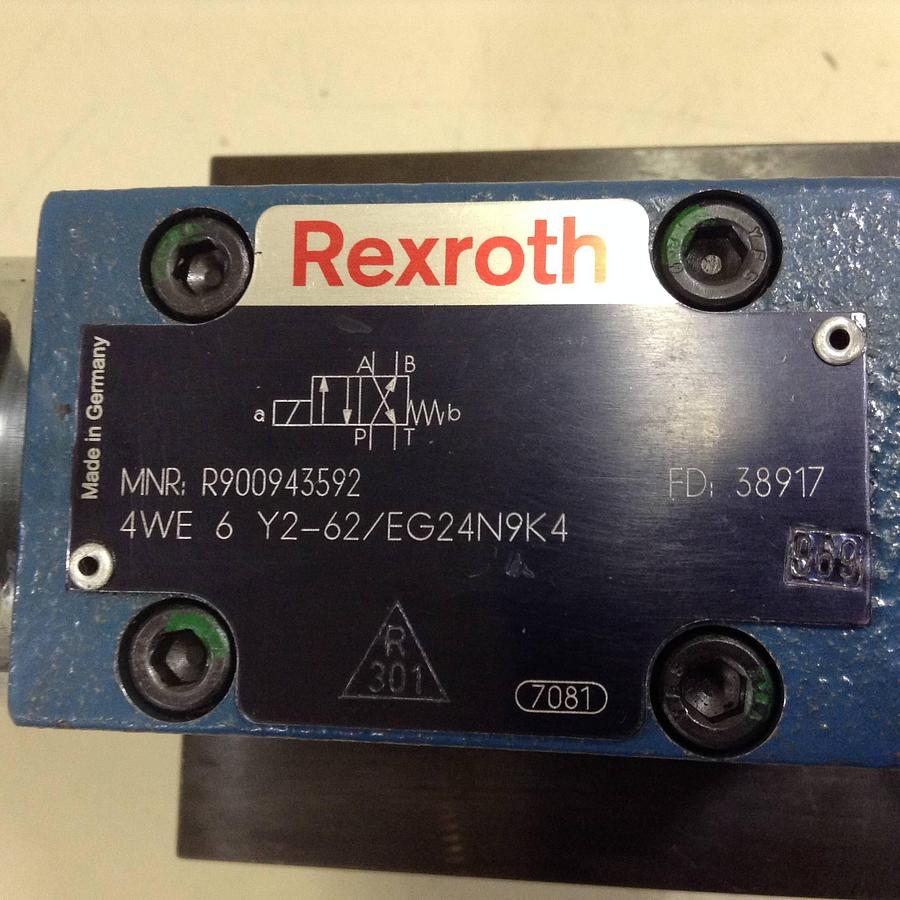 Used MOOG Valve CCE25A6RH1X06A12 Used