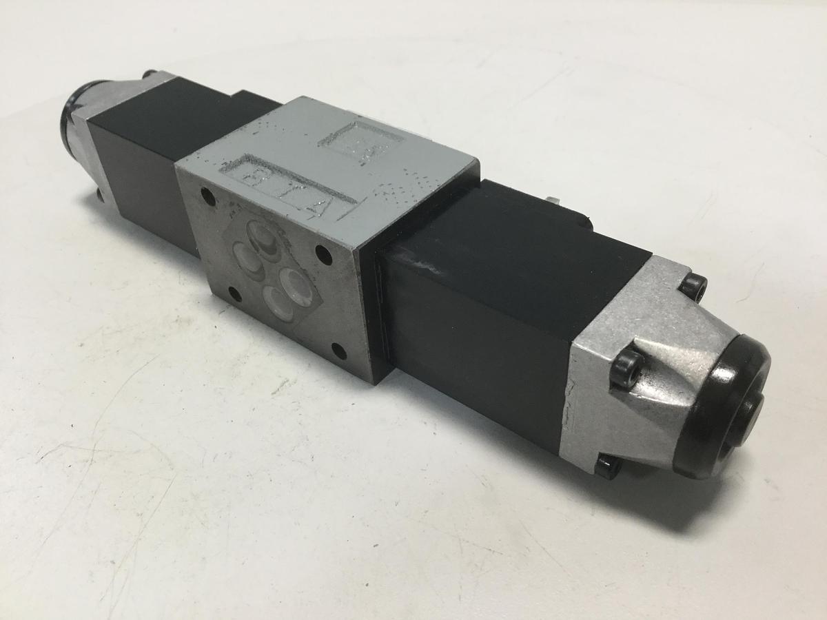 Used REXROTH Valve 4WE6J51AG24NZ4V Used