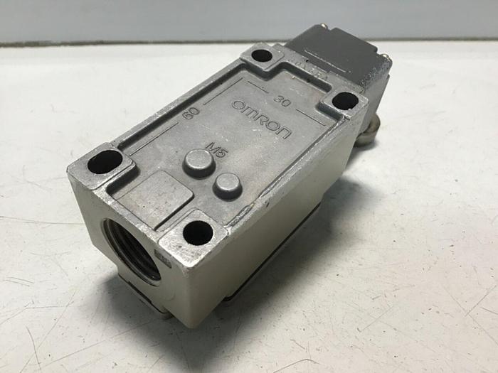 Used OMRON Limit Switch D4B-2115N-R #121534