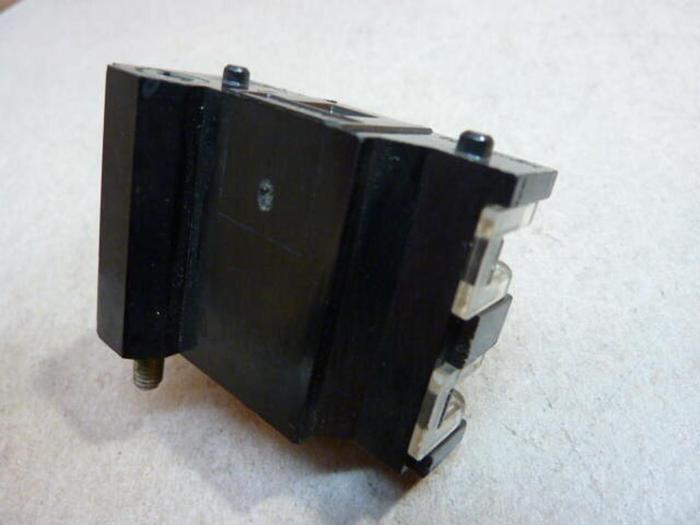 Used GENERAL ELECTRIC / GE Push Button Contact Block CR104P #29972