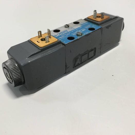 Used VICKERS Directional Valve DG4V-3-6C-M-U-HL7-60 Used
