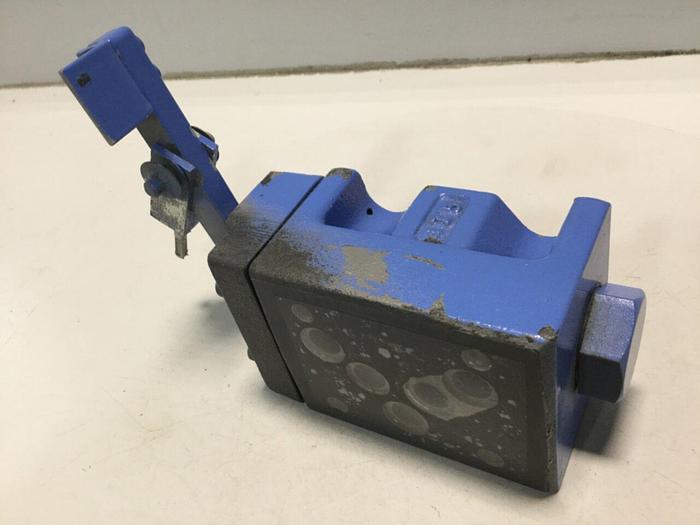Used YUKEN Directional Valve DCG-03-2B8-5030 #102325