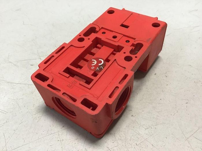 Used ALLEN BRADLEY Guardmaster Switch TROJAN 5 #121270