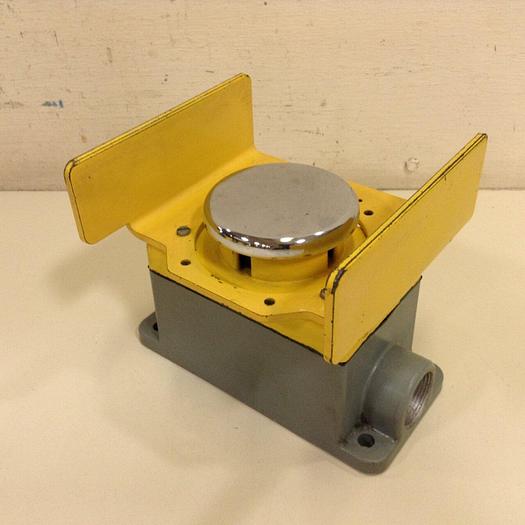 Used ALLEN BRADLEY Push Button 800P-S1CG1A SER E #71098