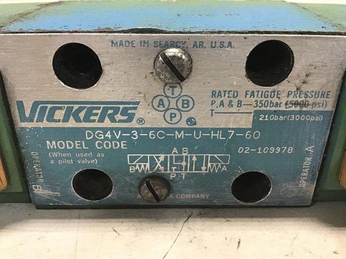 Used VICKERS Directional Valve DG4V-3-6C-M-U-HL7-60 Used