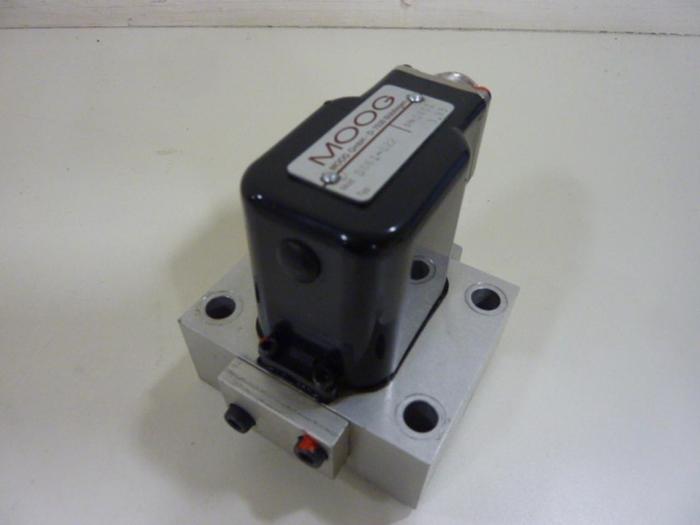 Used MOOG Servo Valve D061-022 Used