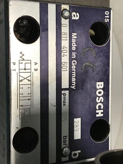 Used BOSCH 4-Way Solenoid Directional Servo Valve 0 811 404 601 USED
