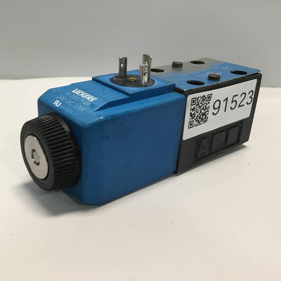 Used VICKERS Valve DG4V-3-2A-M-U-H7-60 Used
